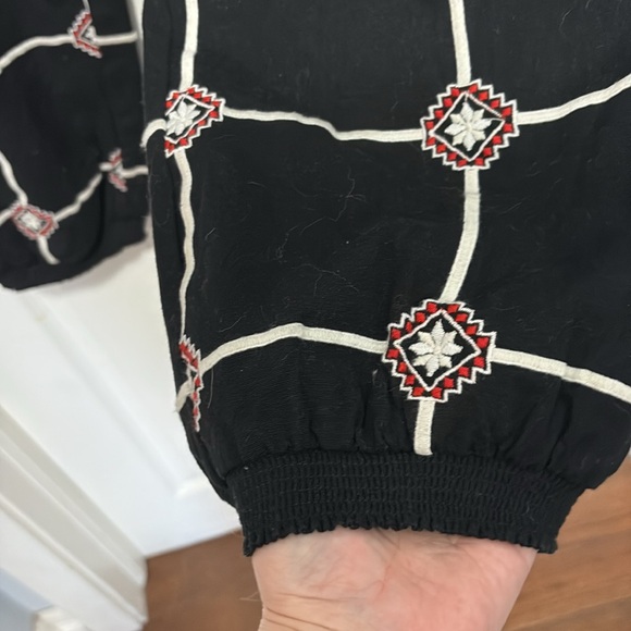 SEEN WORN KEPT embroidered pants.  Size L - Picture 5 of 10